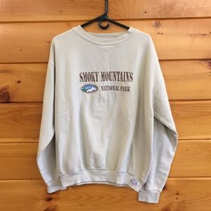 Vintage Embroidered Smokey Mountain Sweatshirt